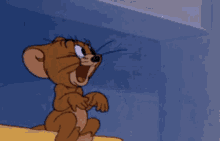 tom-and-jerry-jerry-mouse.gif.fcf165798091029b9cc6e3d65546afdd.gif