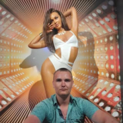 Денис Осташ